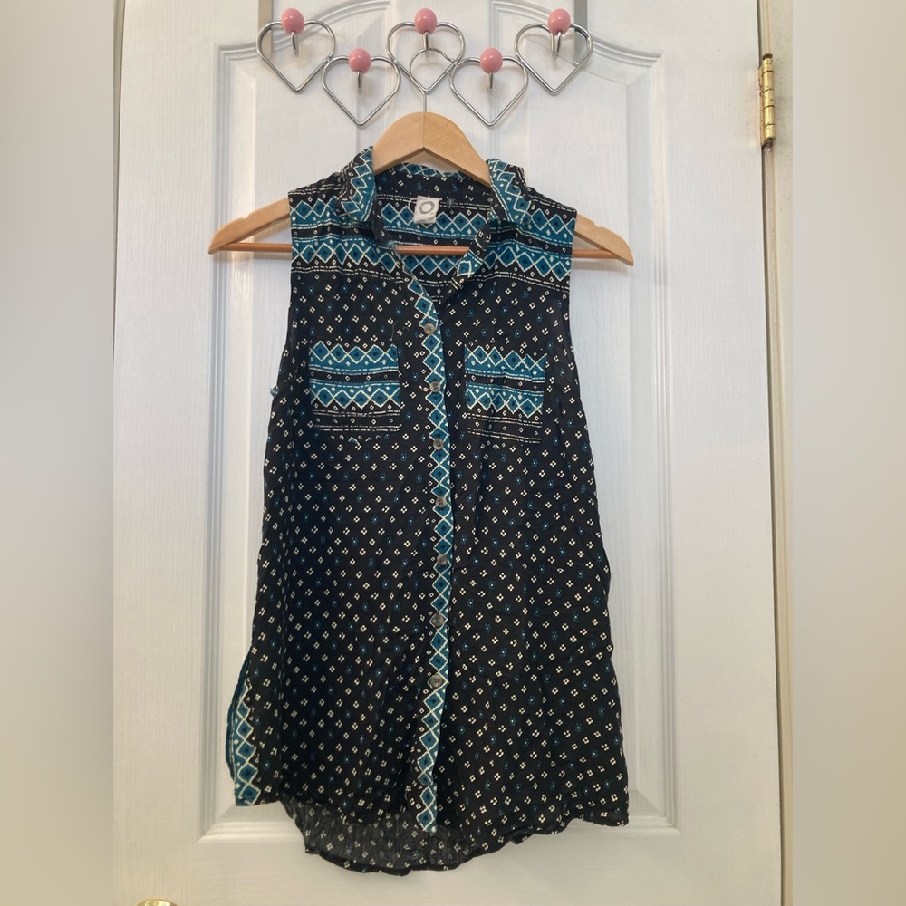 Anthropologie Collar sleeveless button up